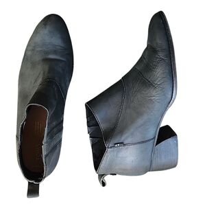 TOMS Women's 9.5 Leilani Block Heel Almond Toe Bootie Boots Black Nubuck Leather